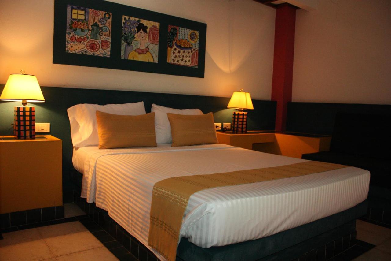 Hotel Guadaira Resort Melgar Extérieur photo